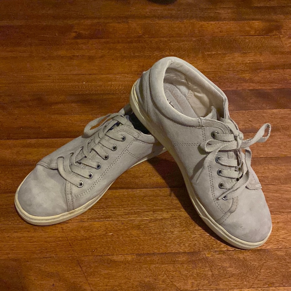 UGG Sneakers Size 7